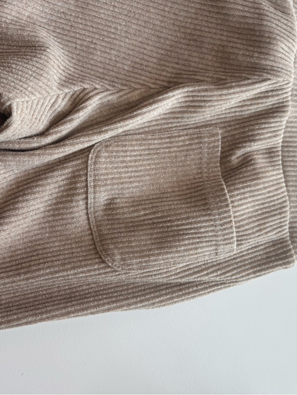 ALO Muse Sweatpant - Picture 8 of 8